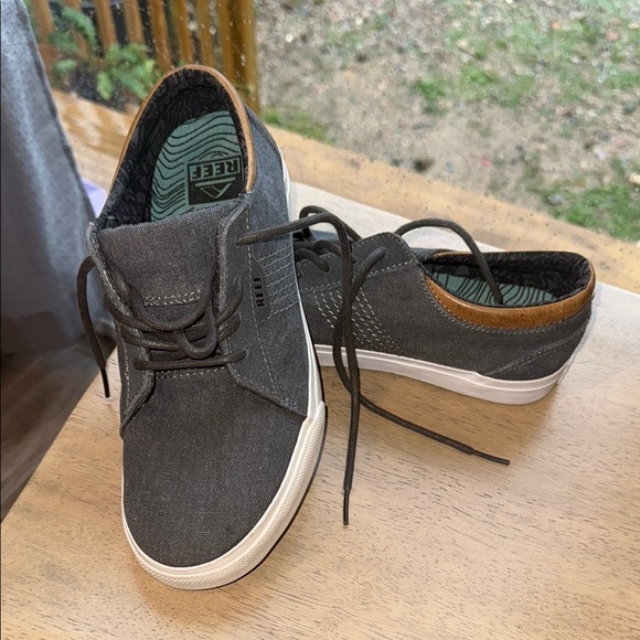 Reef Men's Gray Casual Sneakers - Picture 1 of 5